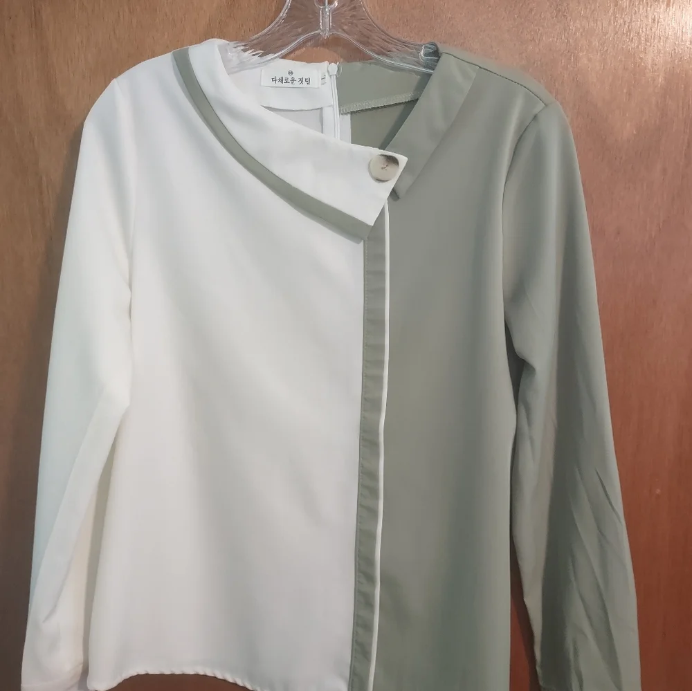 Ladies Blouse, Korean Brand "Colorful Feathers" Sage & White, size L or S - Picture 2 of 10